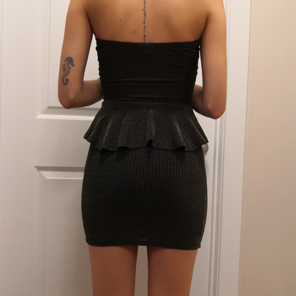 Strapless Peplum dress - Picture 2 of 8